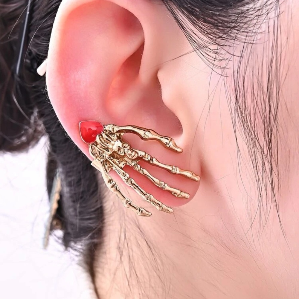 💀 Awesome Pierce-less Skeleton Bone Hand Heart Right Ear Cuff ❤️